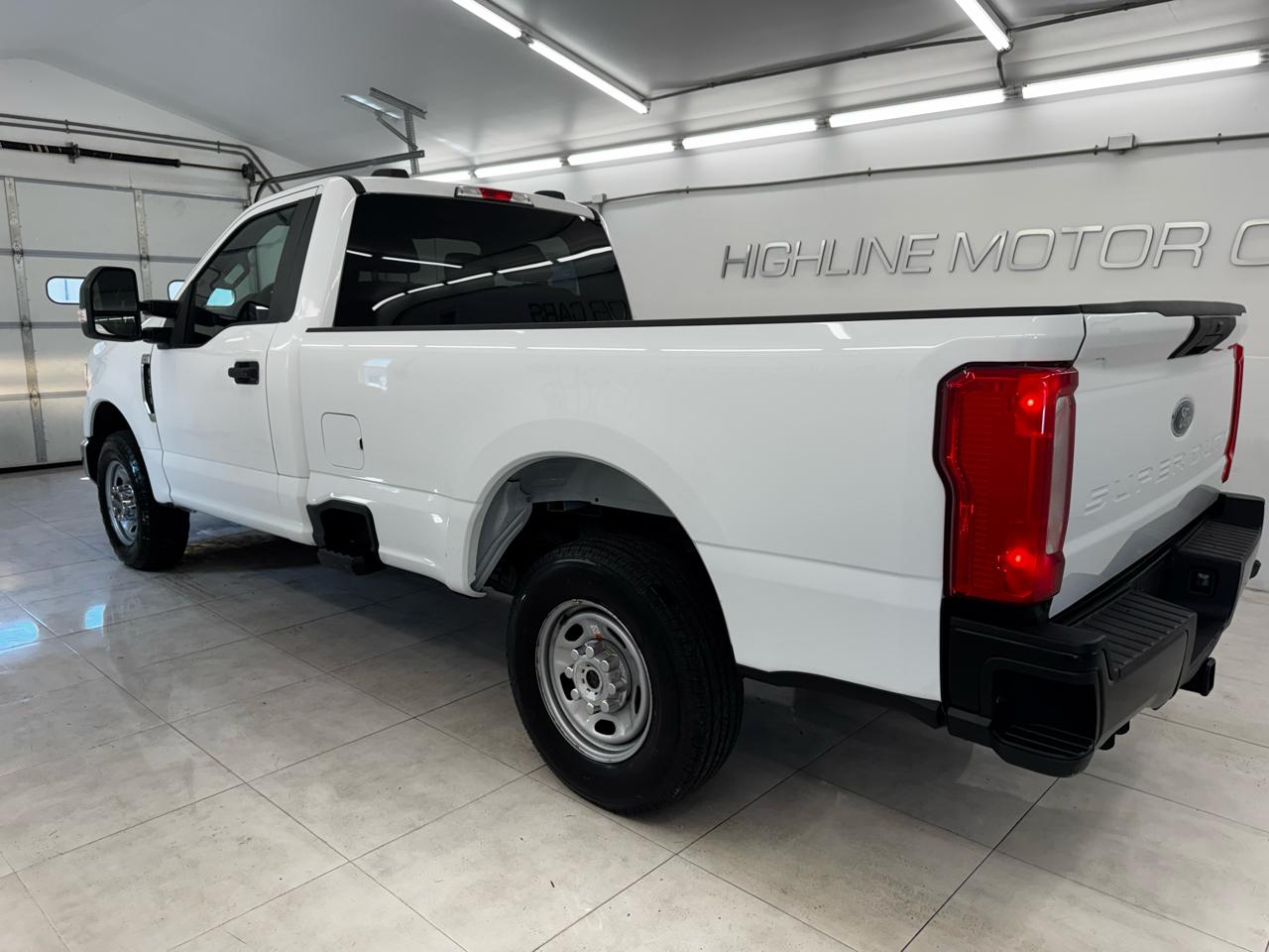Ford Super Duty F-250 SRW XLT 2WD Reg Cab 8' Box 2020