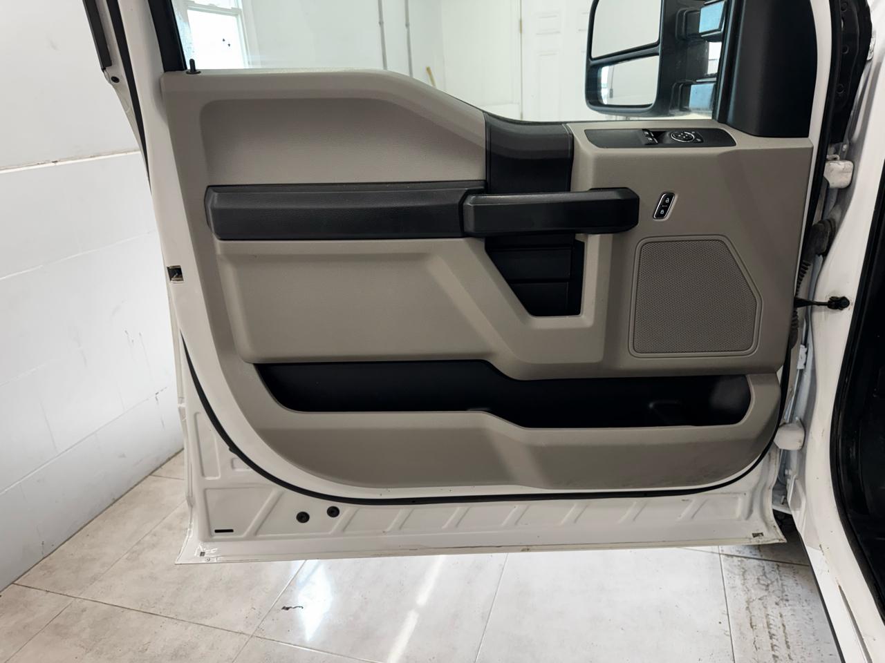 Ford Super Duty F-250 SRW XLT 2WD Reg Cab 8' Box 2020