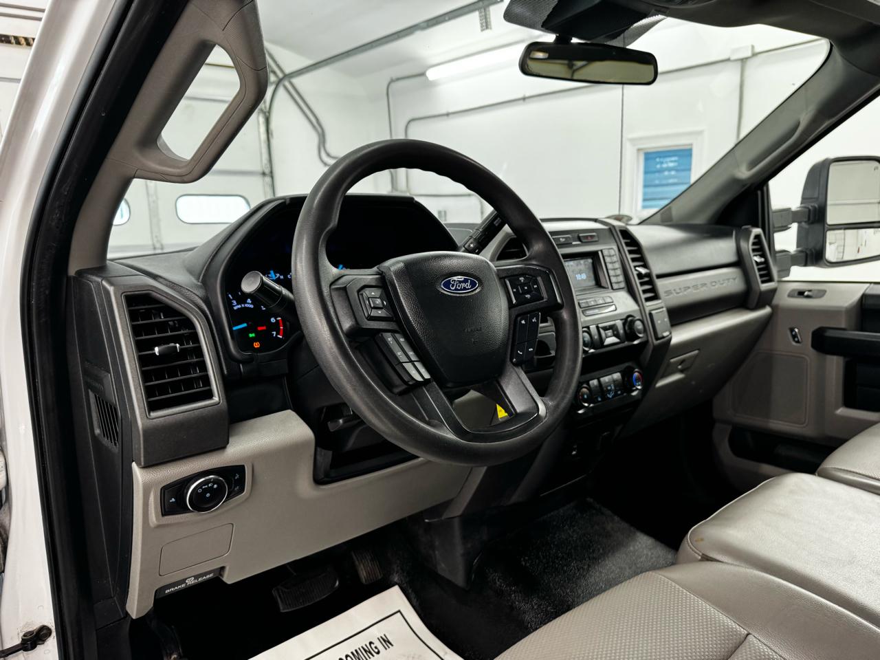 Ford Super Duty F-250 SRW XLT 2WD Reg Cab 8' Box 2020