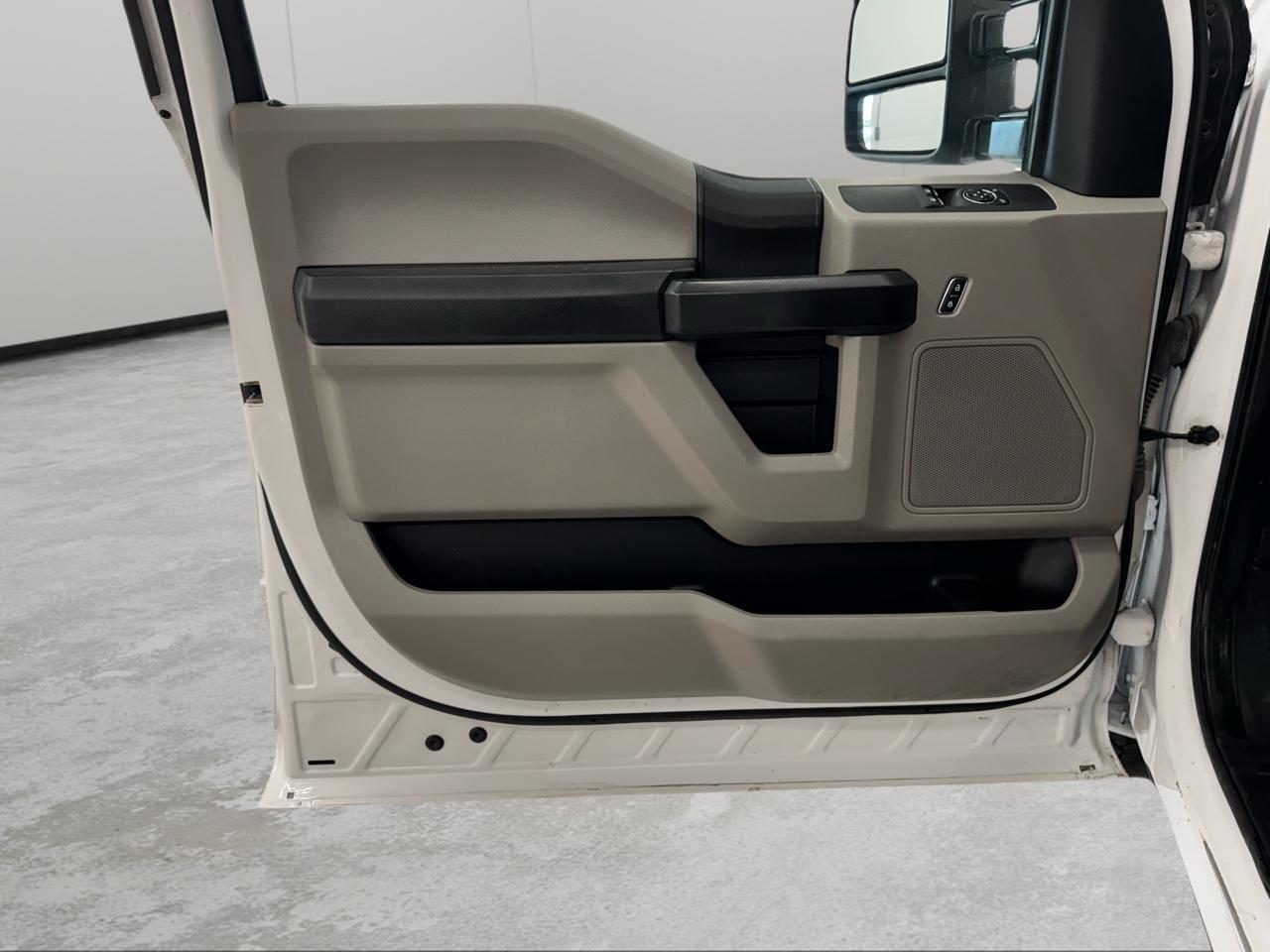 Ford Super Duty F-250 SRW XL 2WD Reg Cab 8' Box 2020