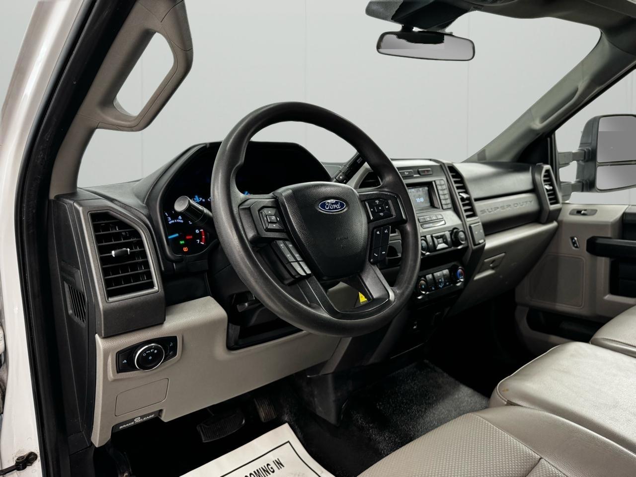 Ford Super Duty F-250 SRW XL 2WD Reg Cab 8' Box 2020