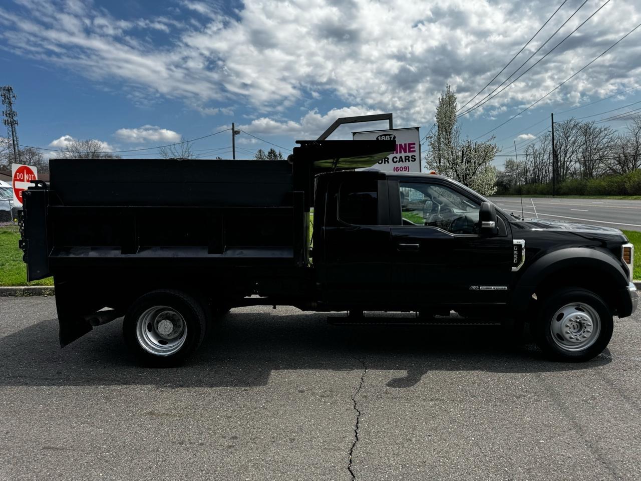 Ford Super Duty F-550 DRW Lariat 4WD SuperCab 168" WB 60" CA 2019
