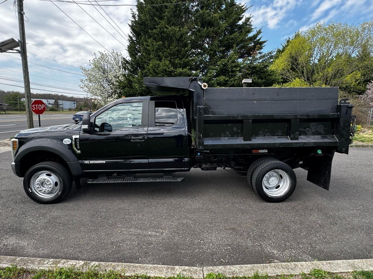 Ford Super Duty F-550 DRW Lariat 4WD SuperCab 168" WB 60" CA 2019