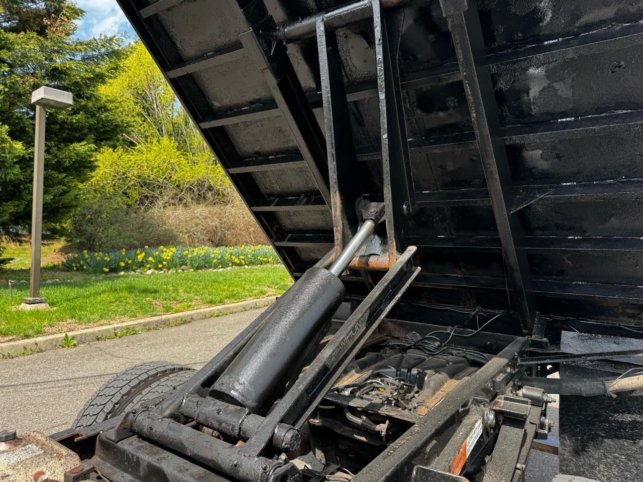 Ford Super Duty F-550 DRW Lariat 4WD SuperCab 168" WB 60" CA 2019