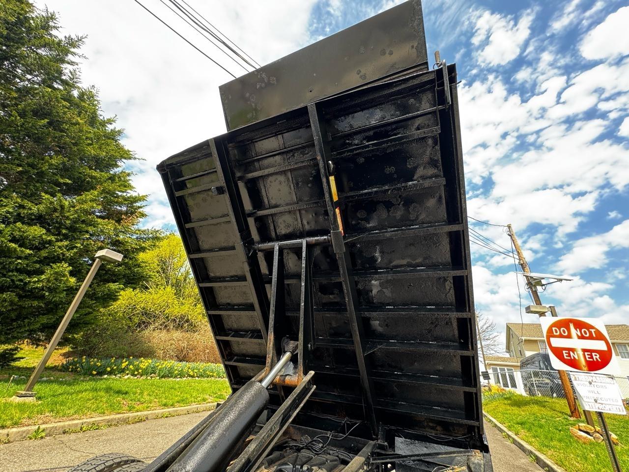 Ford Super Duty F-550 DRW Lariat 4WD SuperCab 168" WB 60" CA 2019