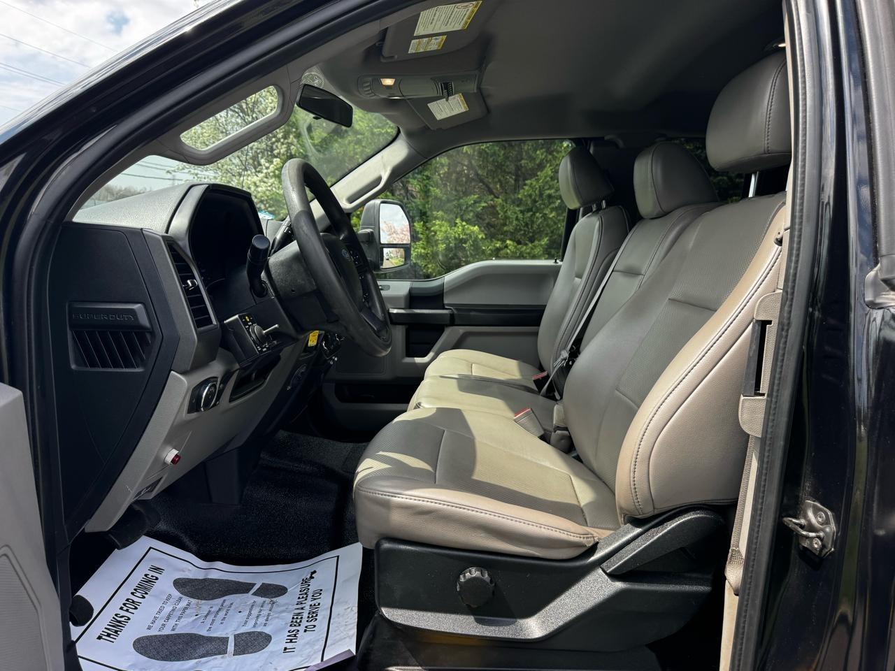 Ford Super Duty F-550 DRW Lariat 4WD SuperCab 168" WB 60" CA 2019