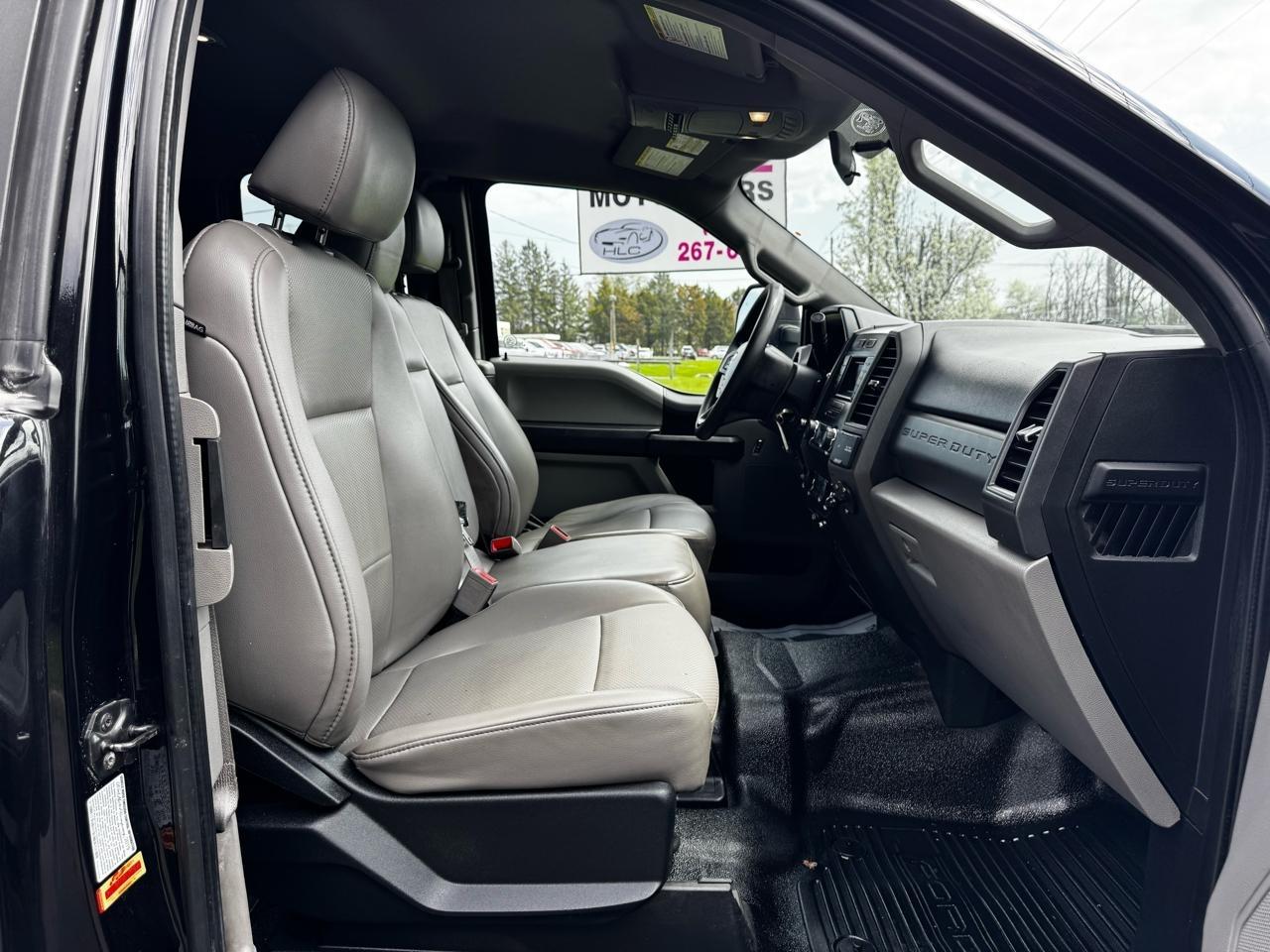 Ford Super Duty F-550 DRW Lariat 4WD SuperCab 168" WB 60" CA 2019