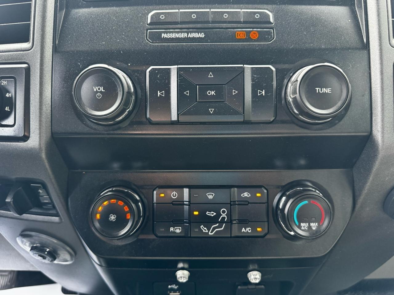 Ford Super Duty F-550 DRW Lariat 4WD SuperCab 168" WB 60" CA 2019