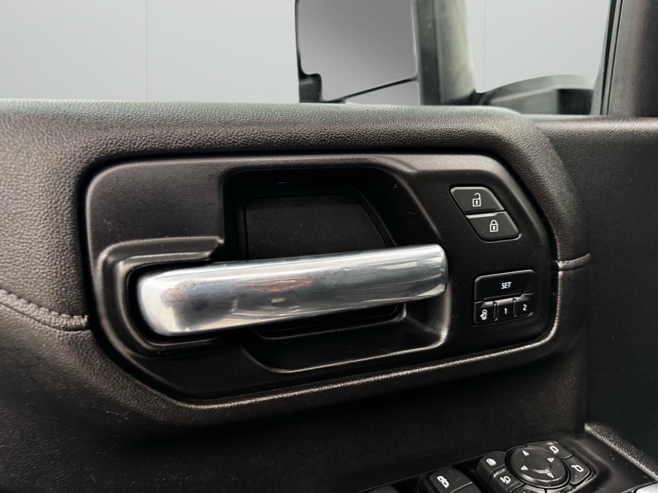 Chevrolet Silverado 2500HD 4WD Crew Cab 159" High Country 2020