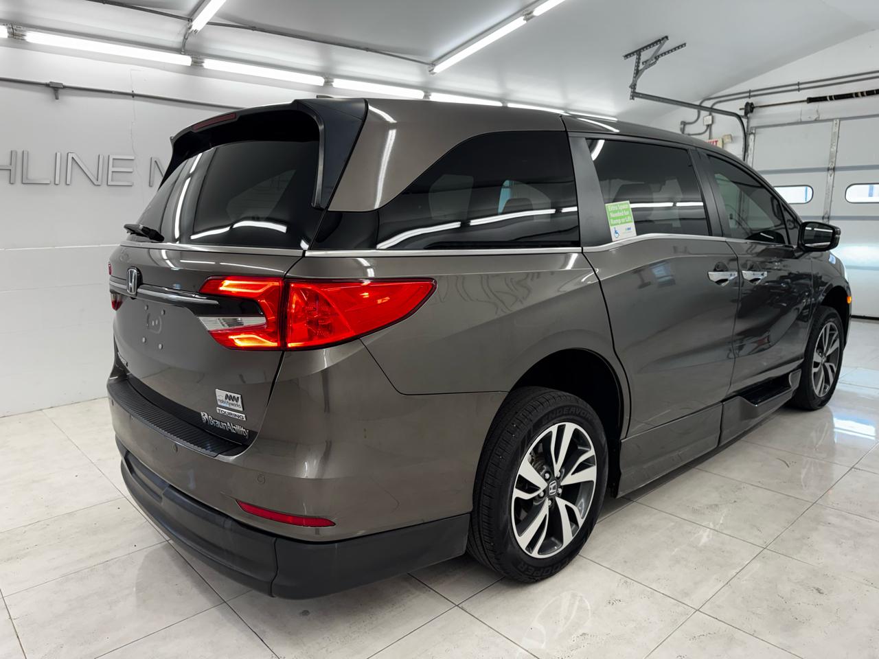 Honda Odyssey Touring Auto 2022