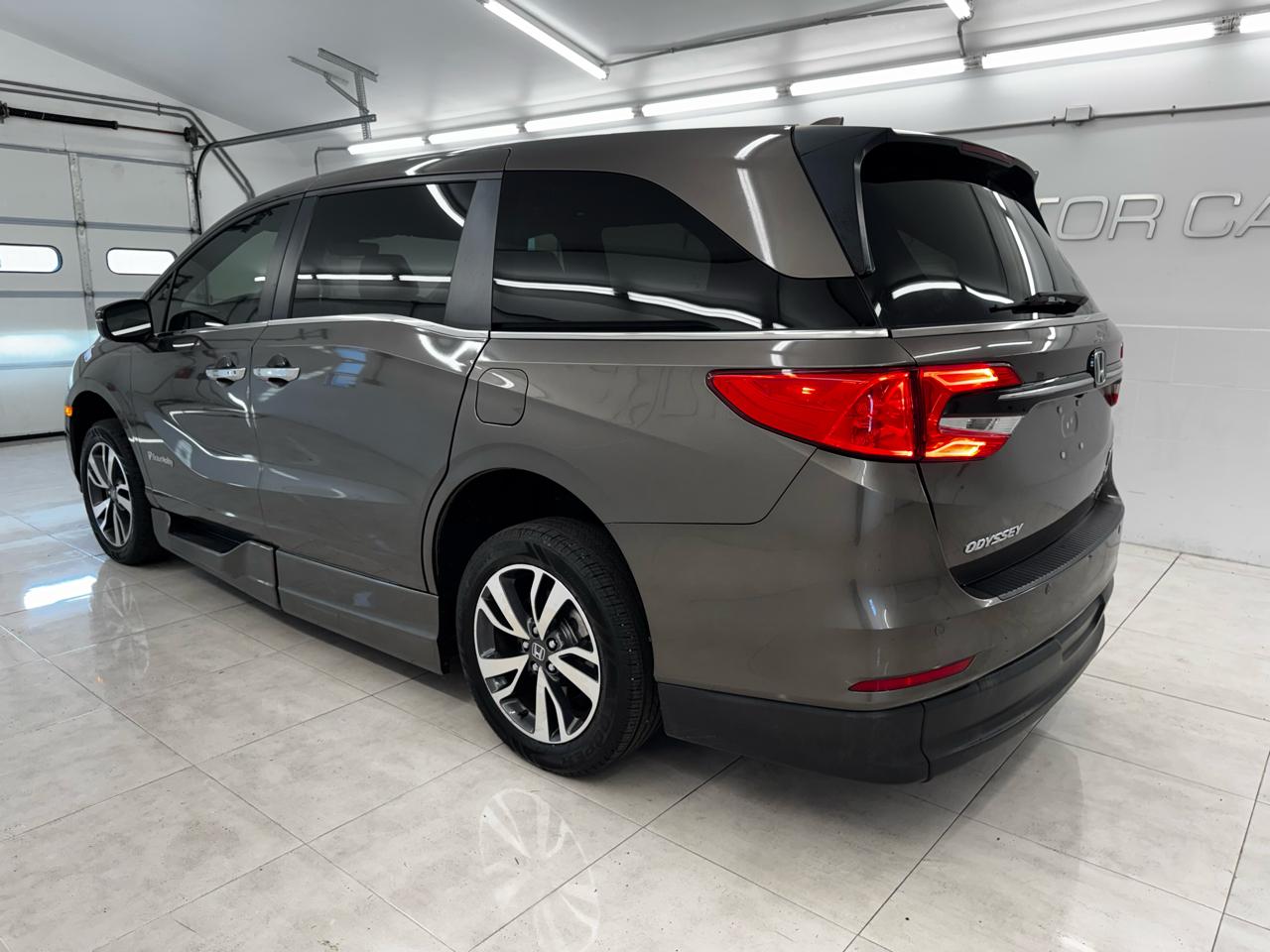 Honda Odyssey Touring Auto 2022