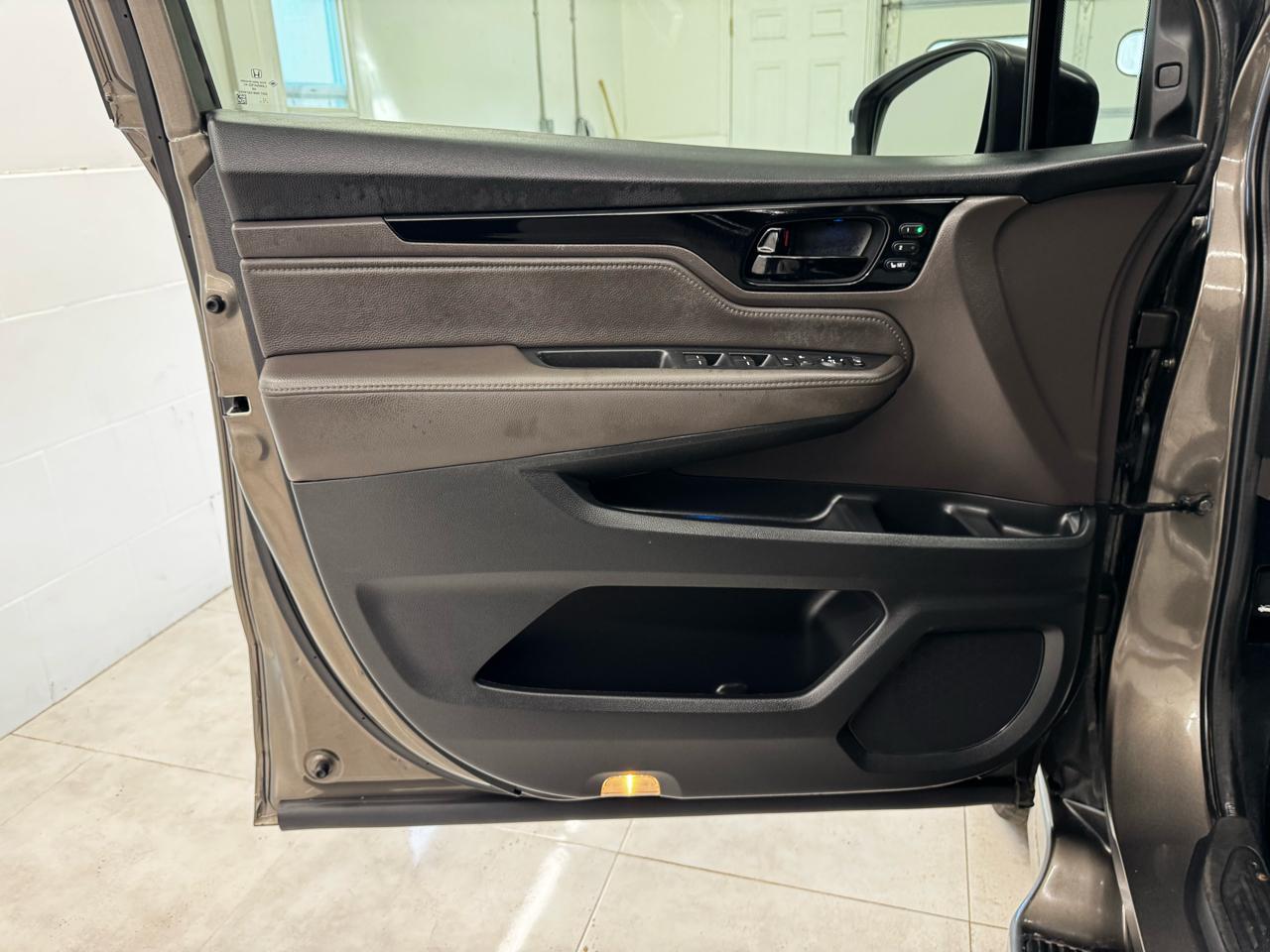 Honda Odyssey Touring Auto 2022