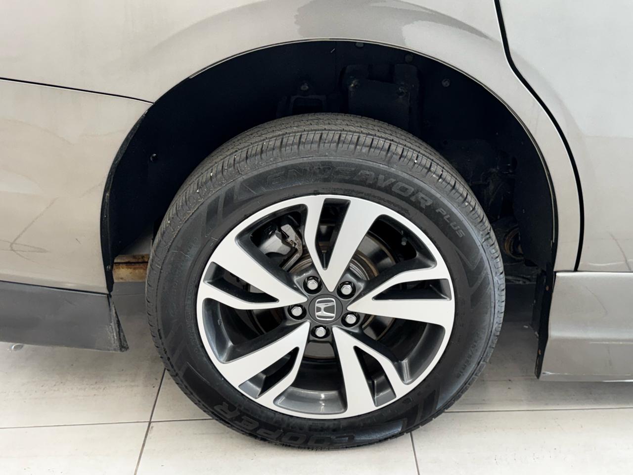 Honda Odyssey Touring Auto 2022