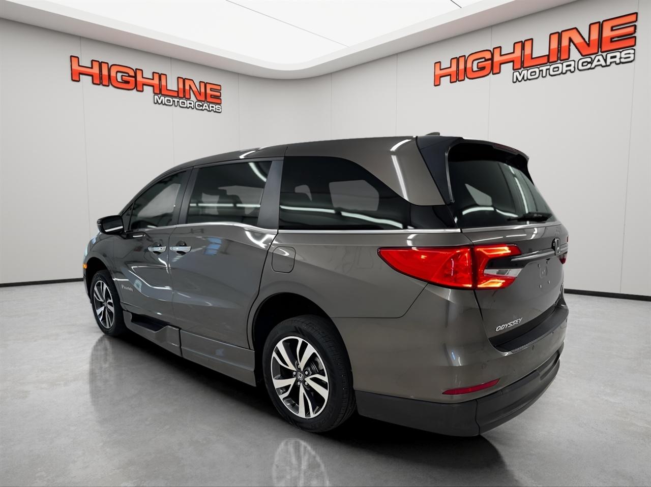Honda Odyssey Touring Auto 2022