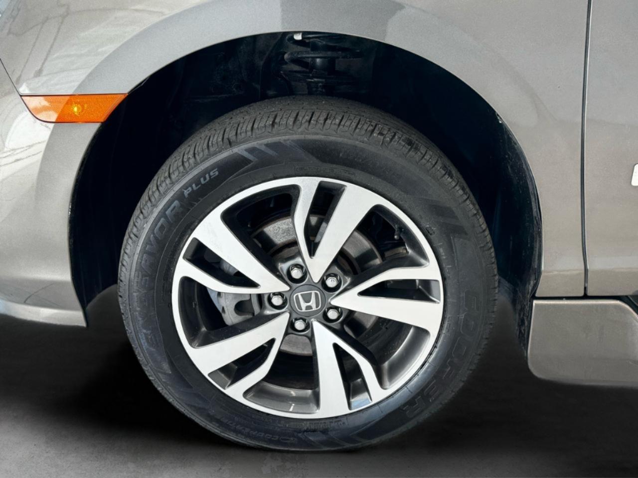 Honda Odyssey Touring Auto 2022