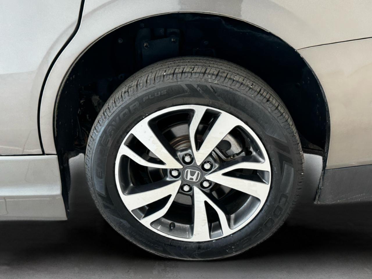 Honda Odyssey Touring Auto 2022