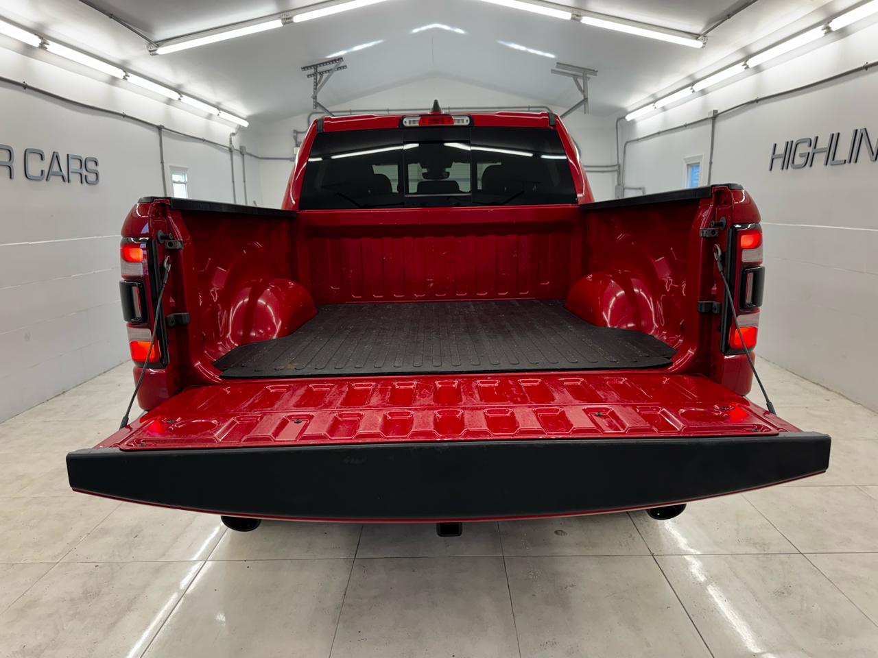 RAM 1500 Big Horn 4x4 Crew Cab 5'7" Box 2022