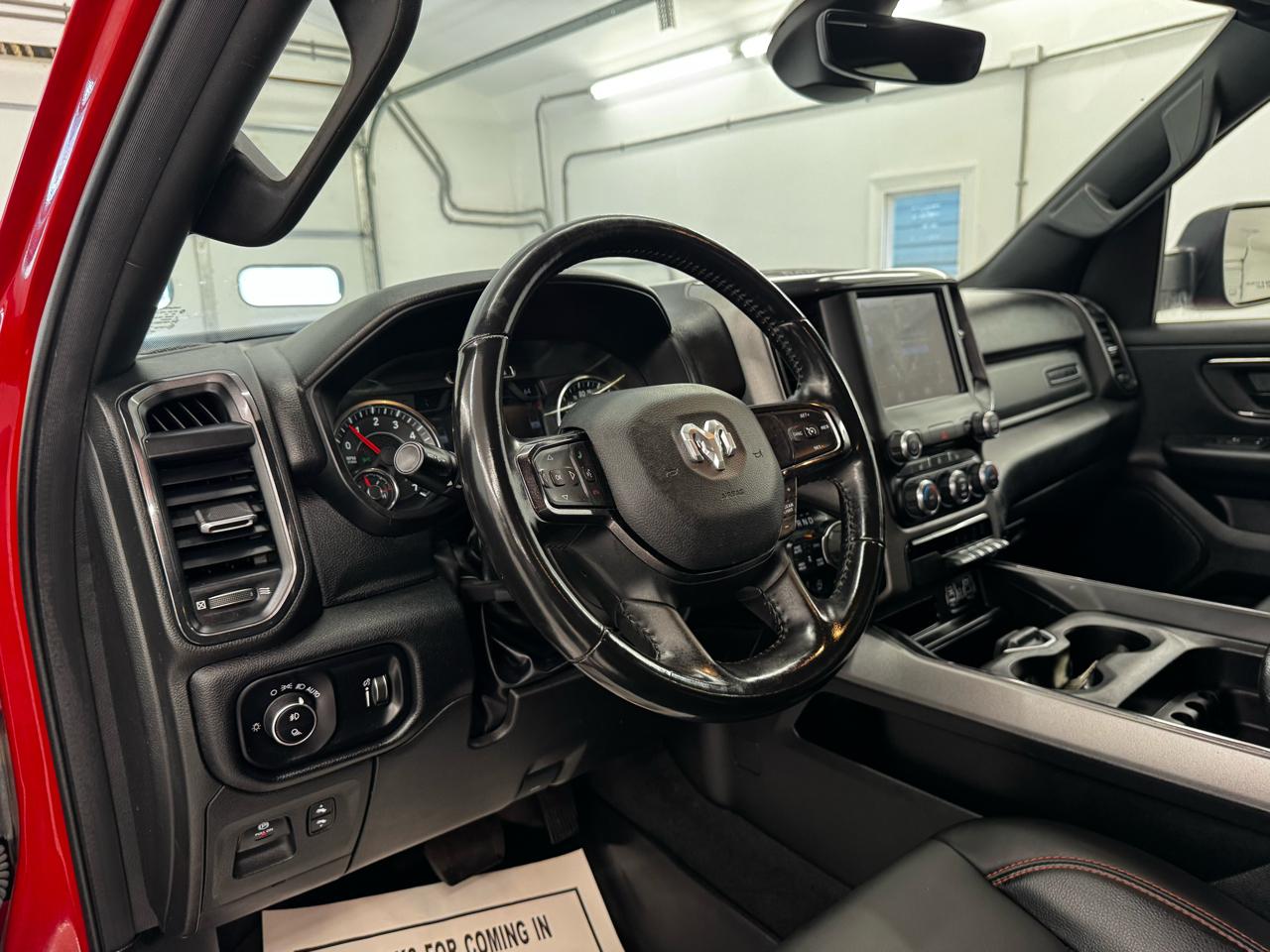 RAM 1500 Big Horn 4x4 Crew Cab 5'7" Box 2022