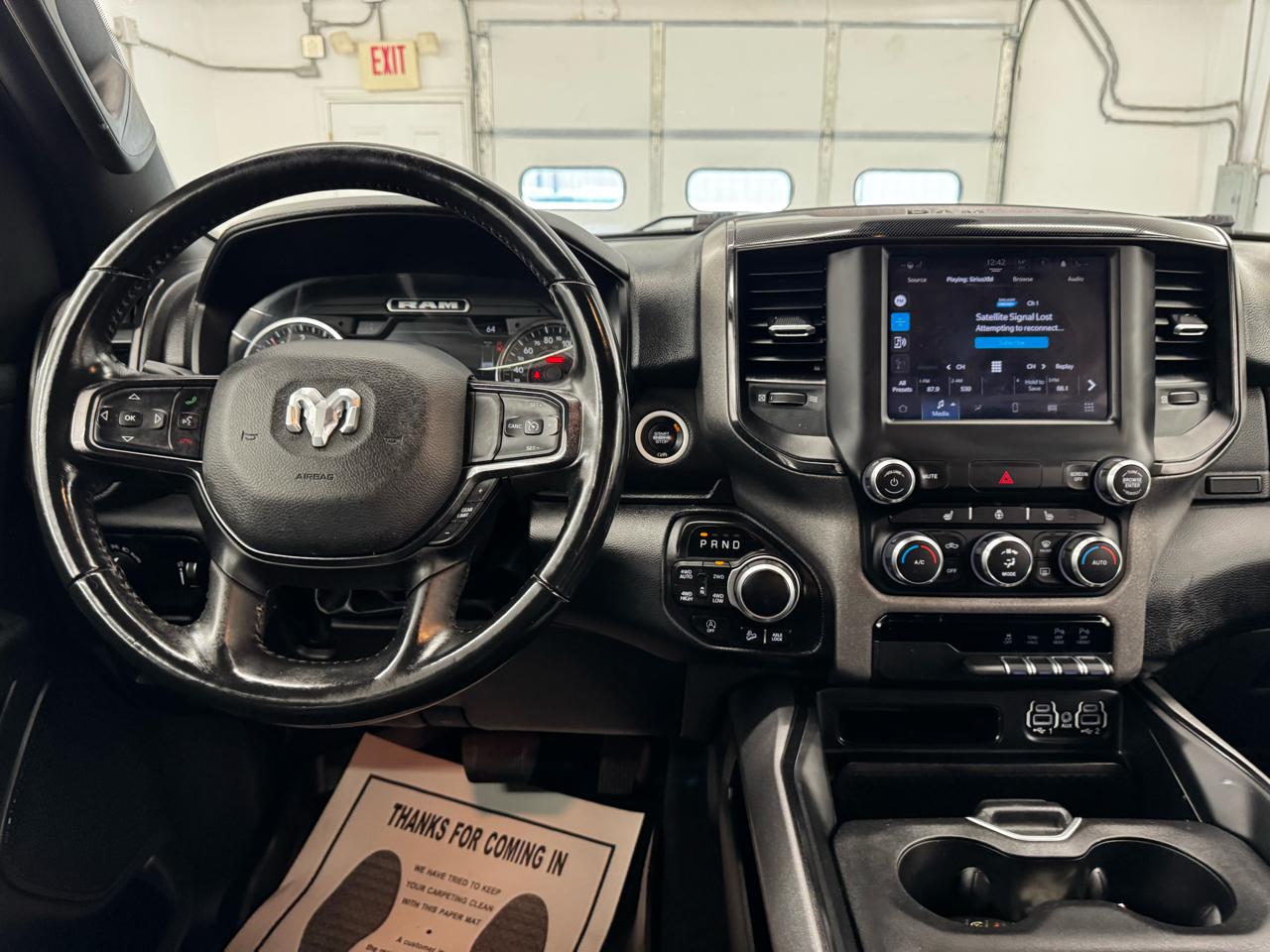 RAM 1500 Big Horn 4x4 Crew Cab 5'7" Box 2022