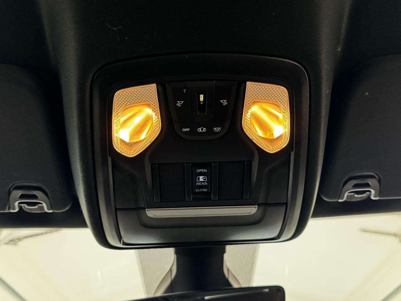 RAM 1500 Big Horn 4x4 Crew Cab 5'7" Box 2022