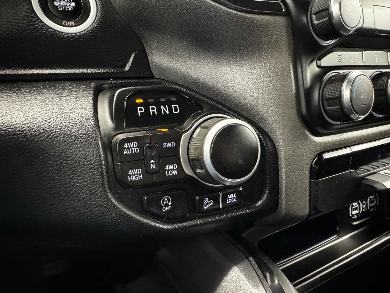 RAM 1500 Big Horn 4x4 Crew Cab 5'7" Box 2022