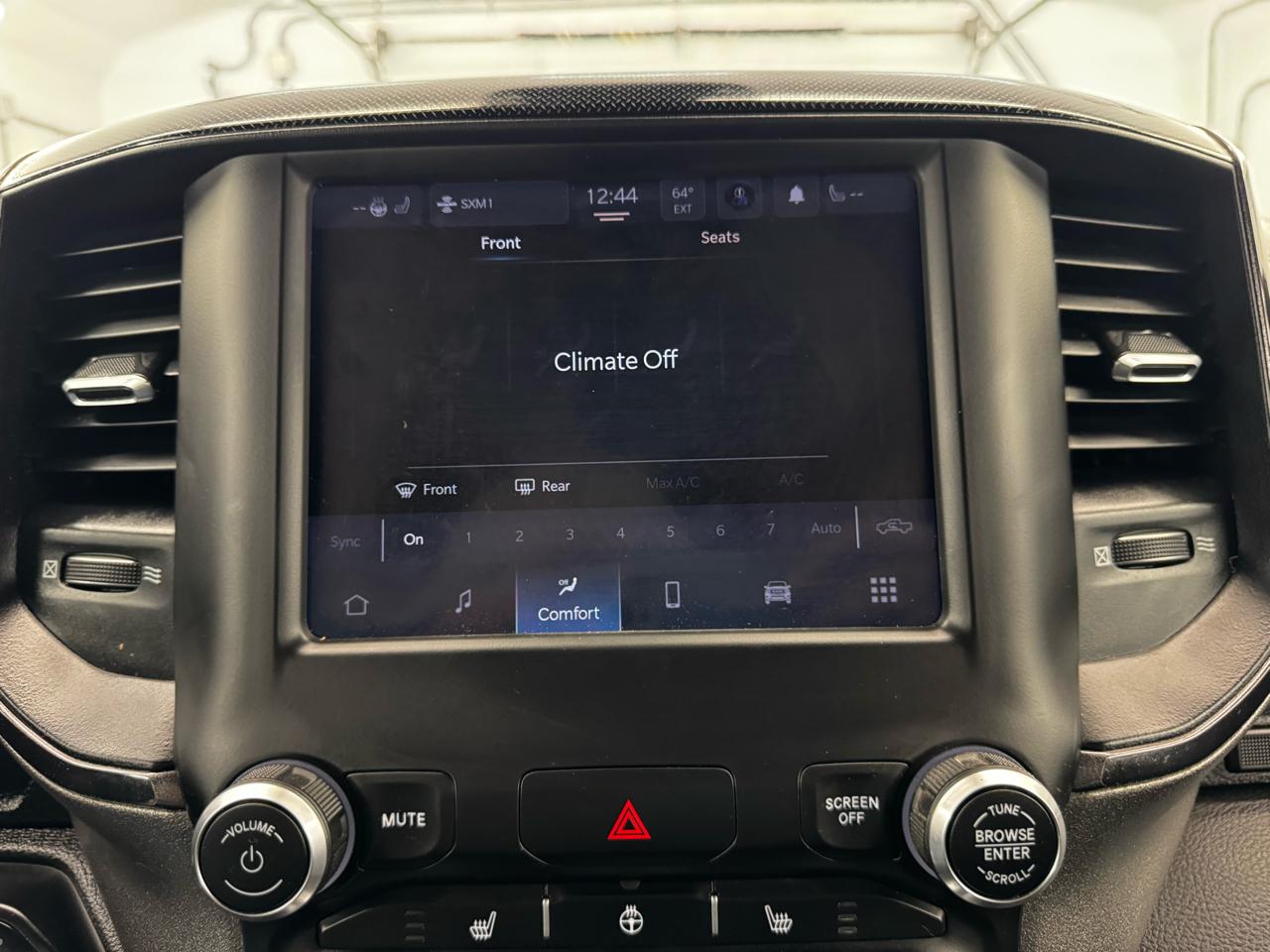 RAM 1500 Big Horn 4x4 Crew Cab 5'7" Box 2022