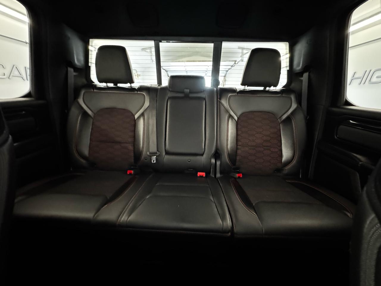 RAM 1500 Big Horn 4x4 Crew Cab 5'7" Box 2022