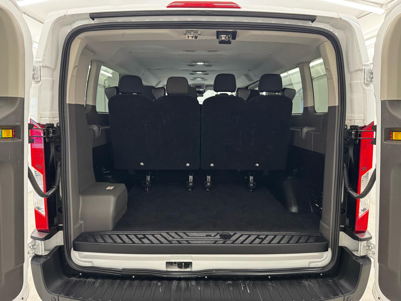 Ford Transit Passenger Wagon T-350 148" Low Roof XLT RWD 2024