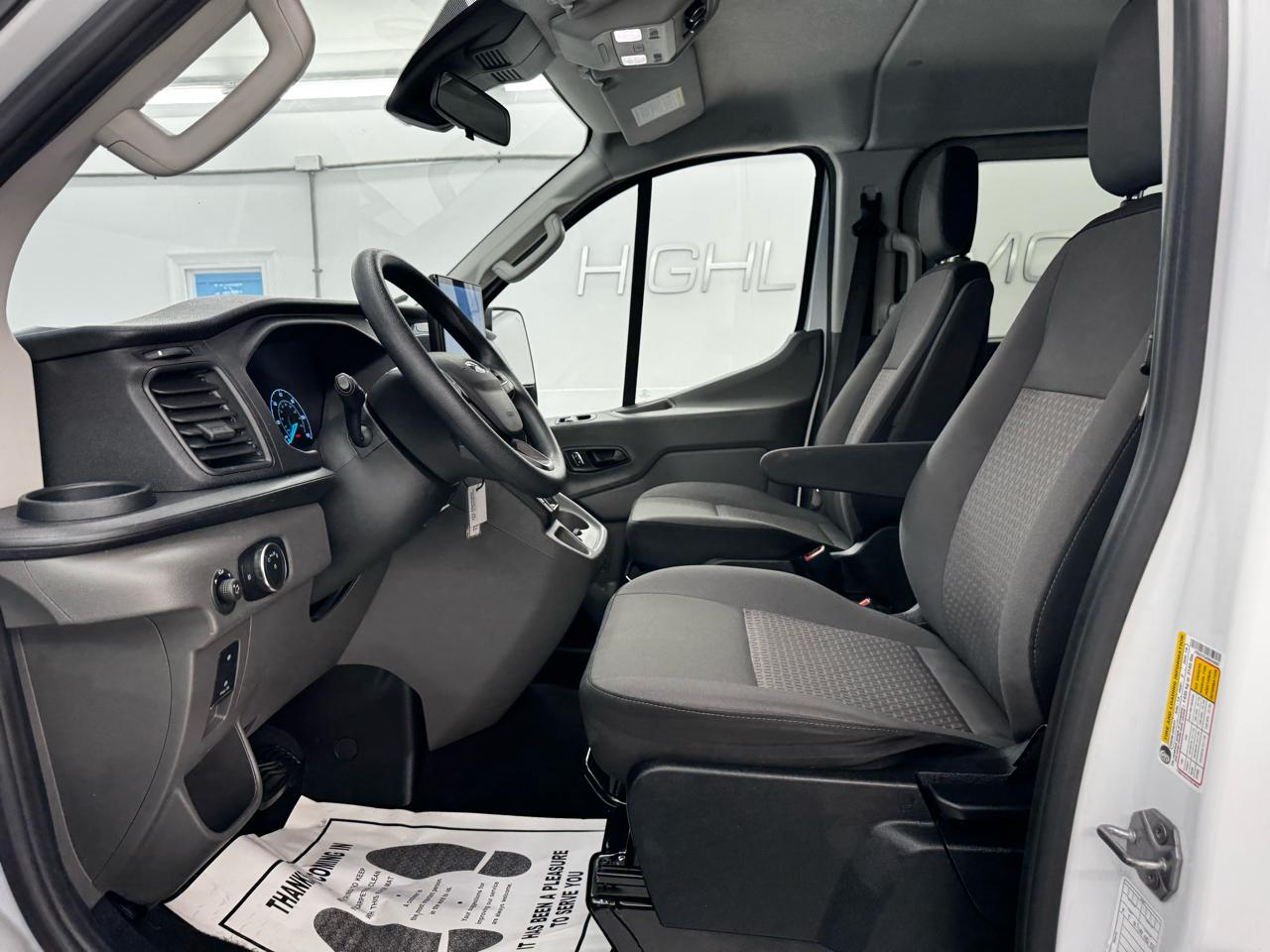 Ford Transit Passenger Wagon T-350 148" Low Roof XLT RWD 2024