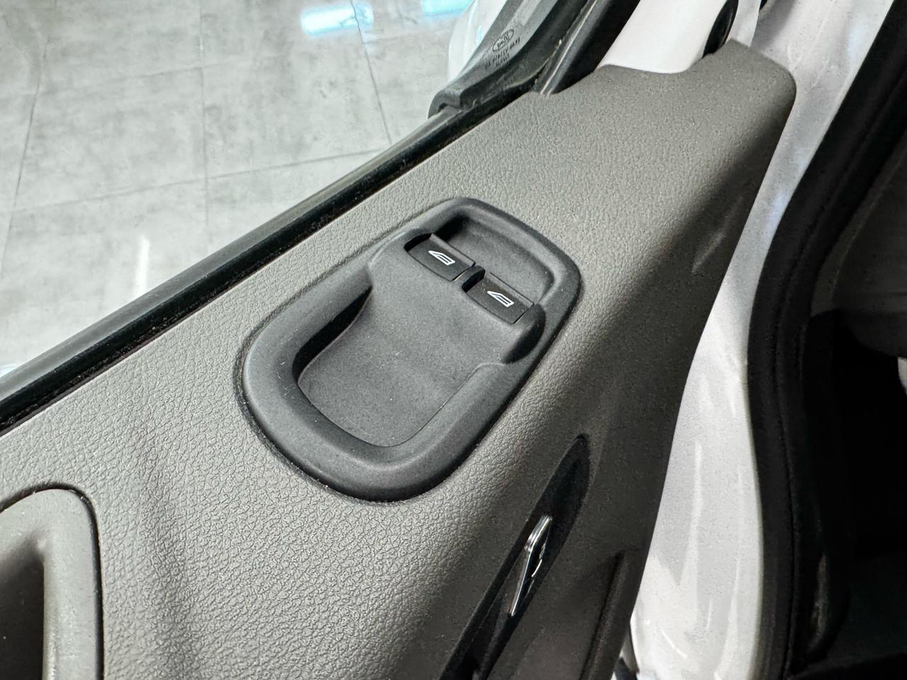 Ford Transit Passenger Wagon T-350 148" Low Roof XLT RWD 2024