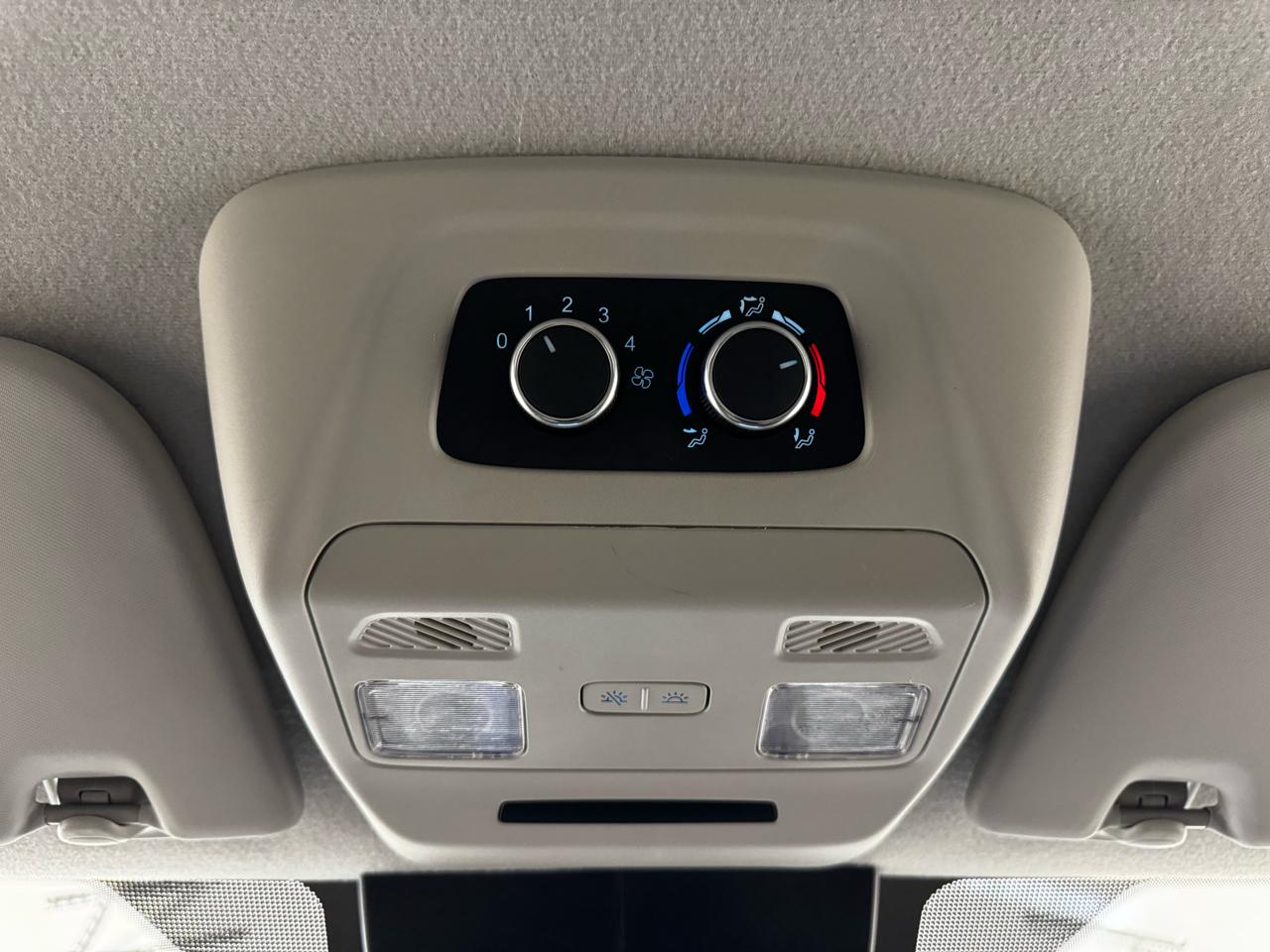 Ford Transit Passenger Wagon T-350 148" Low Roof XLT RWD 2024