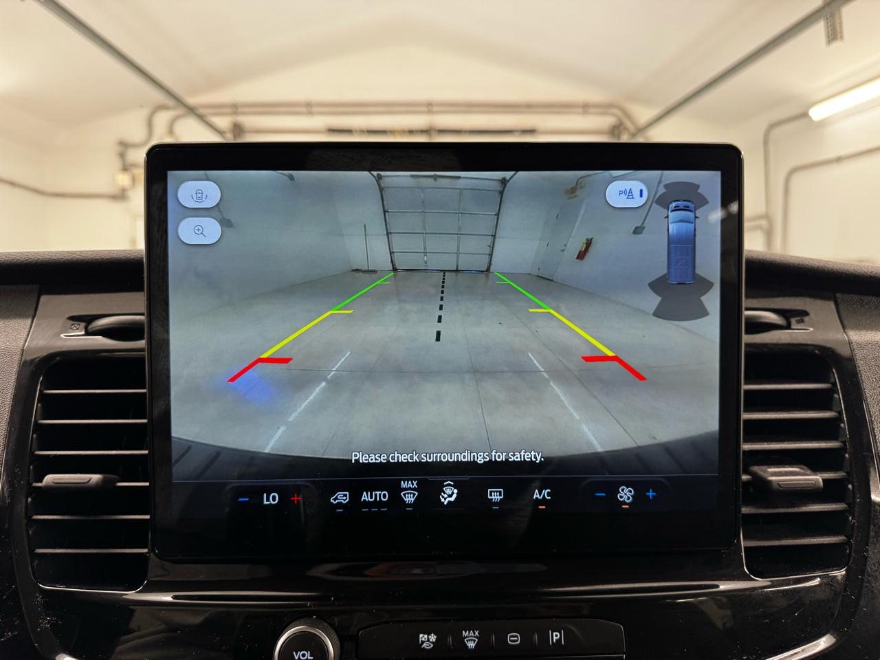 Ford Transit Passenger Wagon T-350 148" Low Roof XLT RWD 2024