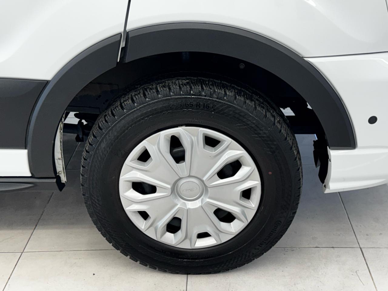 Ford Transit Passenger Wagon T-350 148" Low Roof XLT RWD 2024