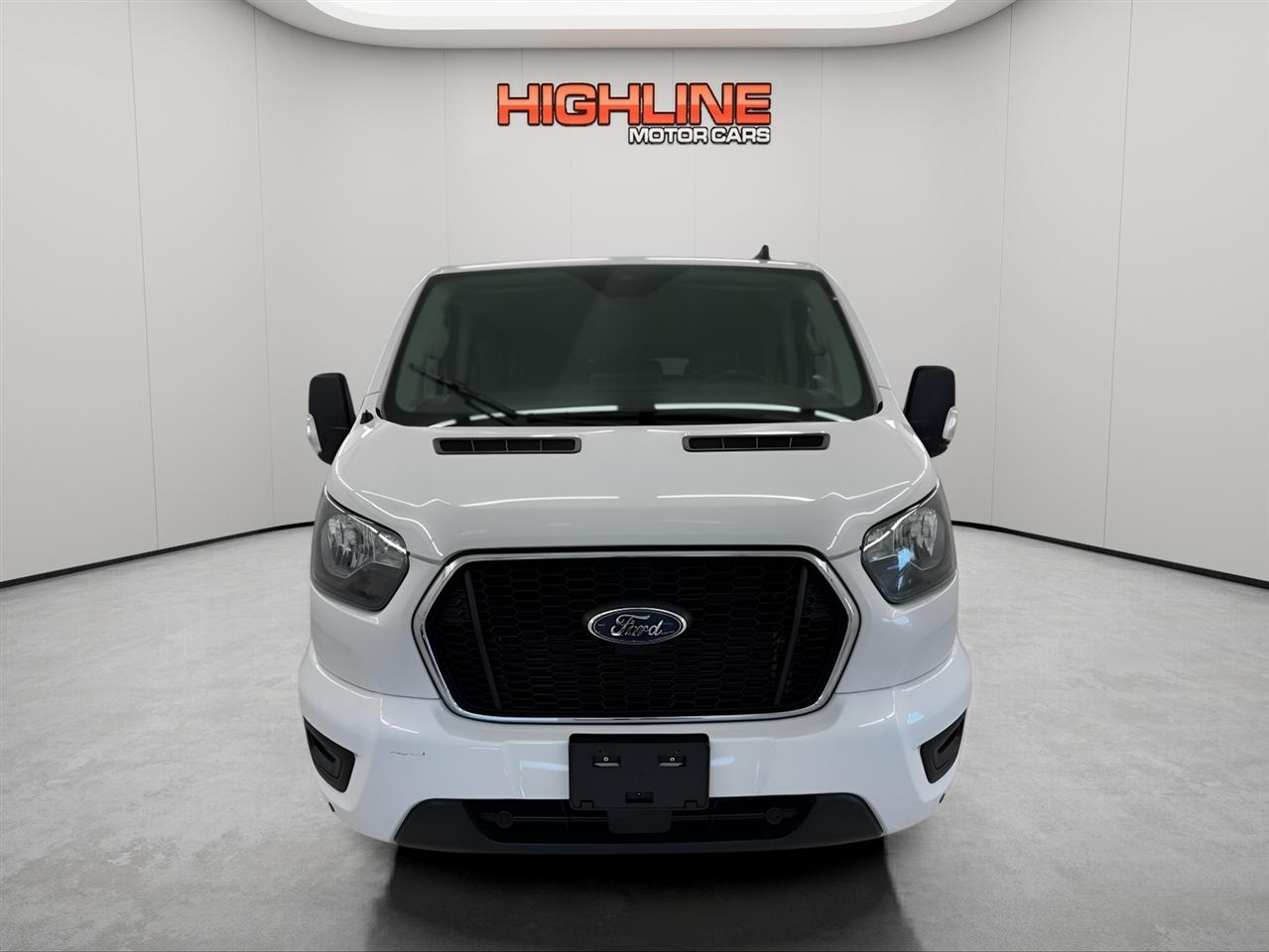 Ford Transit Passenger Wagon T-350 148" Low Roof XLT RWD 2024