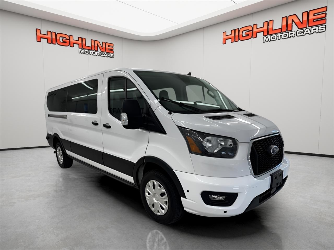 Ford Transit Passenger Wagon T-350 148" Low Roof XLT RWD 2024