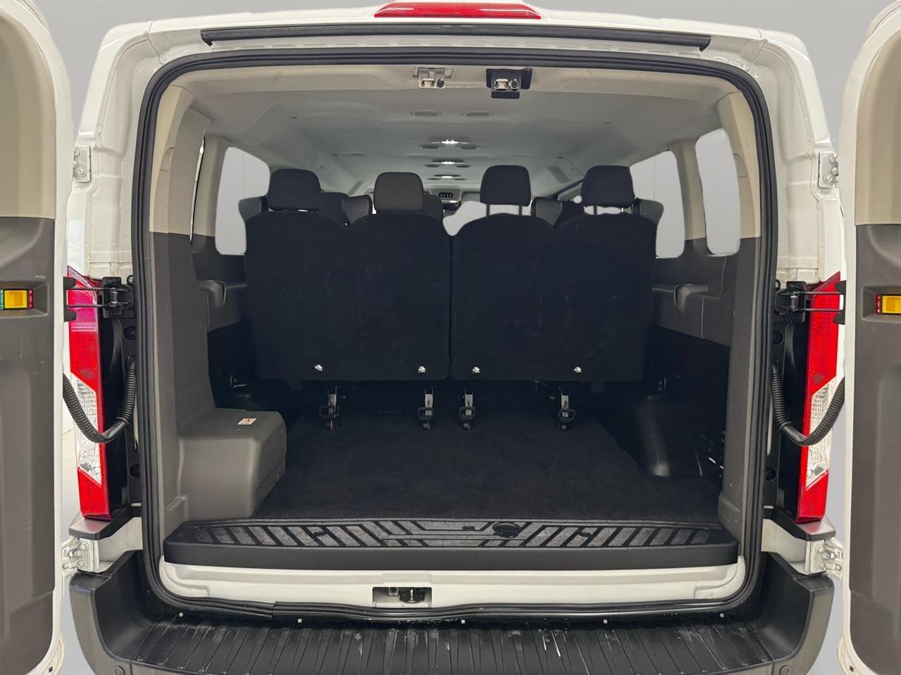 Ford Transit Passenger Wagon T-350 148" Low Roof XLT RWD 2024