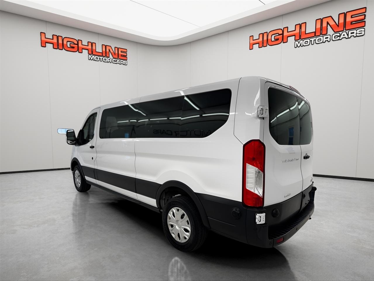 Ford Transit Passenger Wagon T-350 148" Low Roof XLT RWD 2024