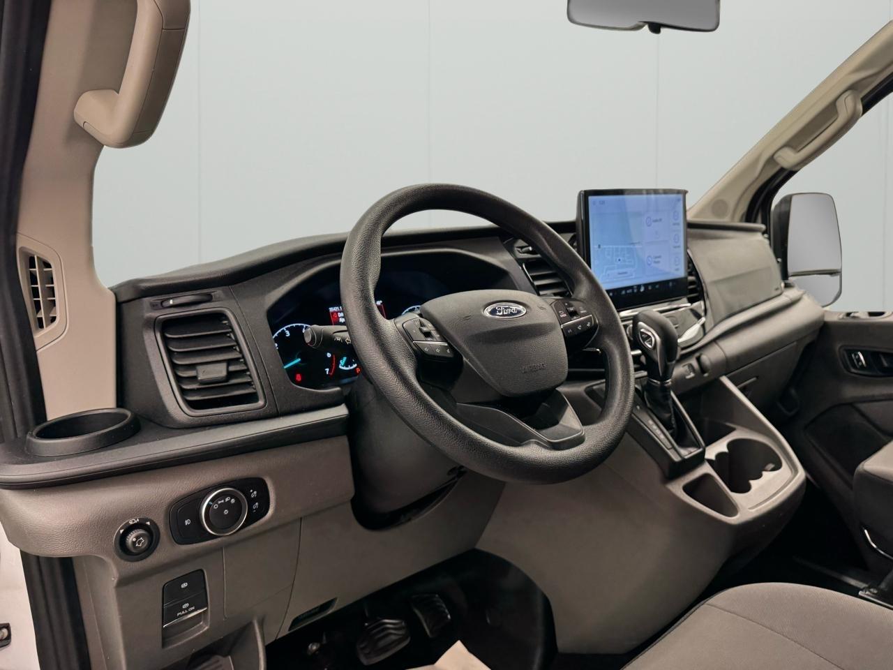 Ford Transit Passenger Wagon T-350 148" Low Roof XLT RWD 2024