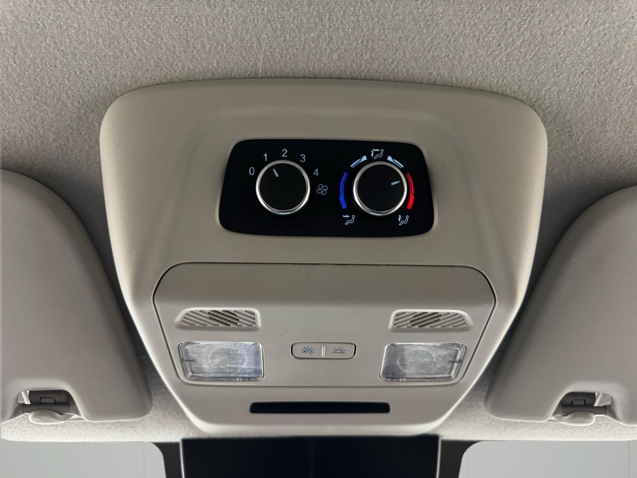 Ford Transit Passenger Wagon T-350 148" Low Roof XLT RWD 2024