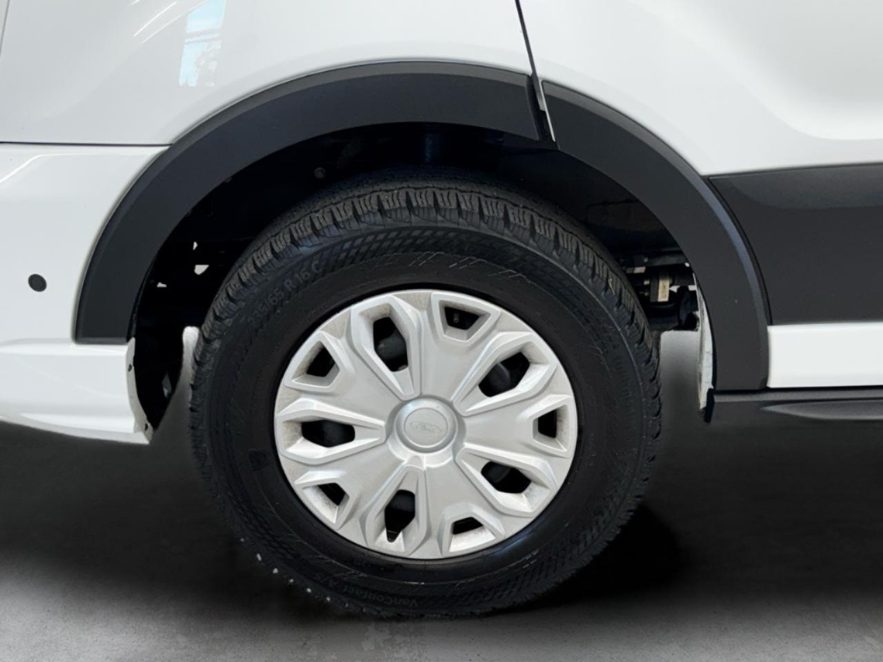 Ford Transit Passenger Wagon T-350 148" Low Roof XLT RWD 2024