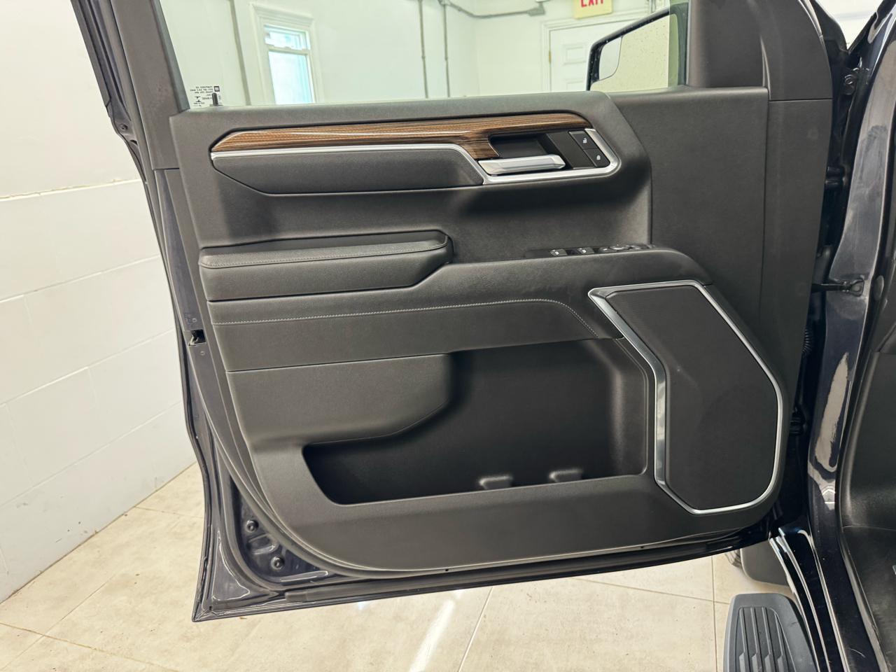 Chevrolet Silverado 1500 4WD Crew Cab 147" RST 2022