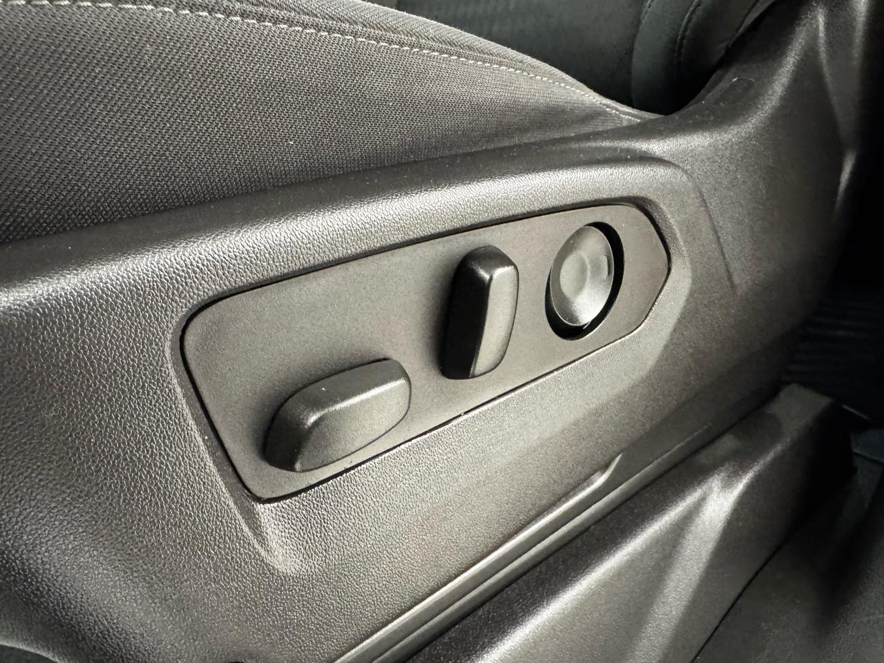 Chevrolet Silverado 1500 4WD Crew Cab 147" RST 2022