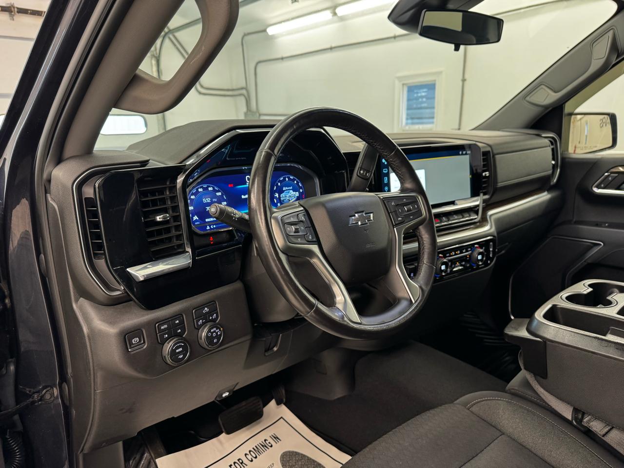 Chevrolet Silverado 1500 4WD Crew Cab 147" RST 2022