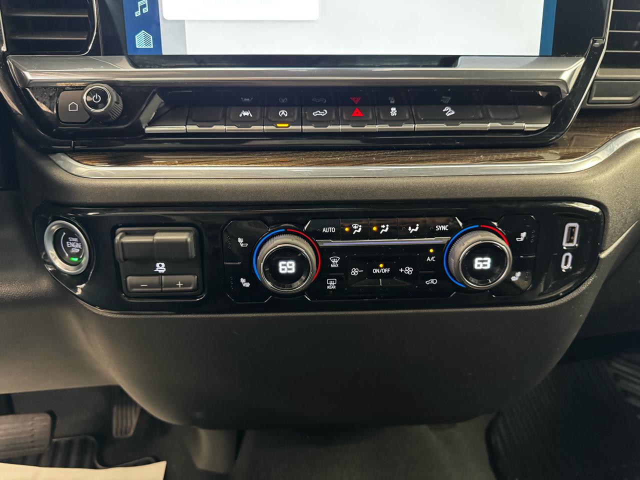 Chevrolet Silverado 1500 4WD Crew Cab 147" RST 2022