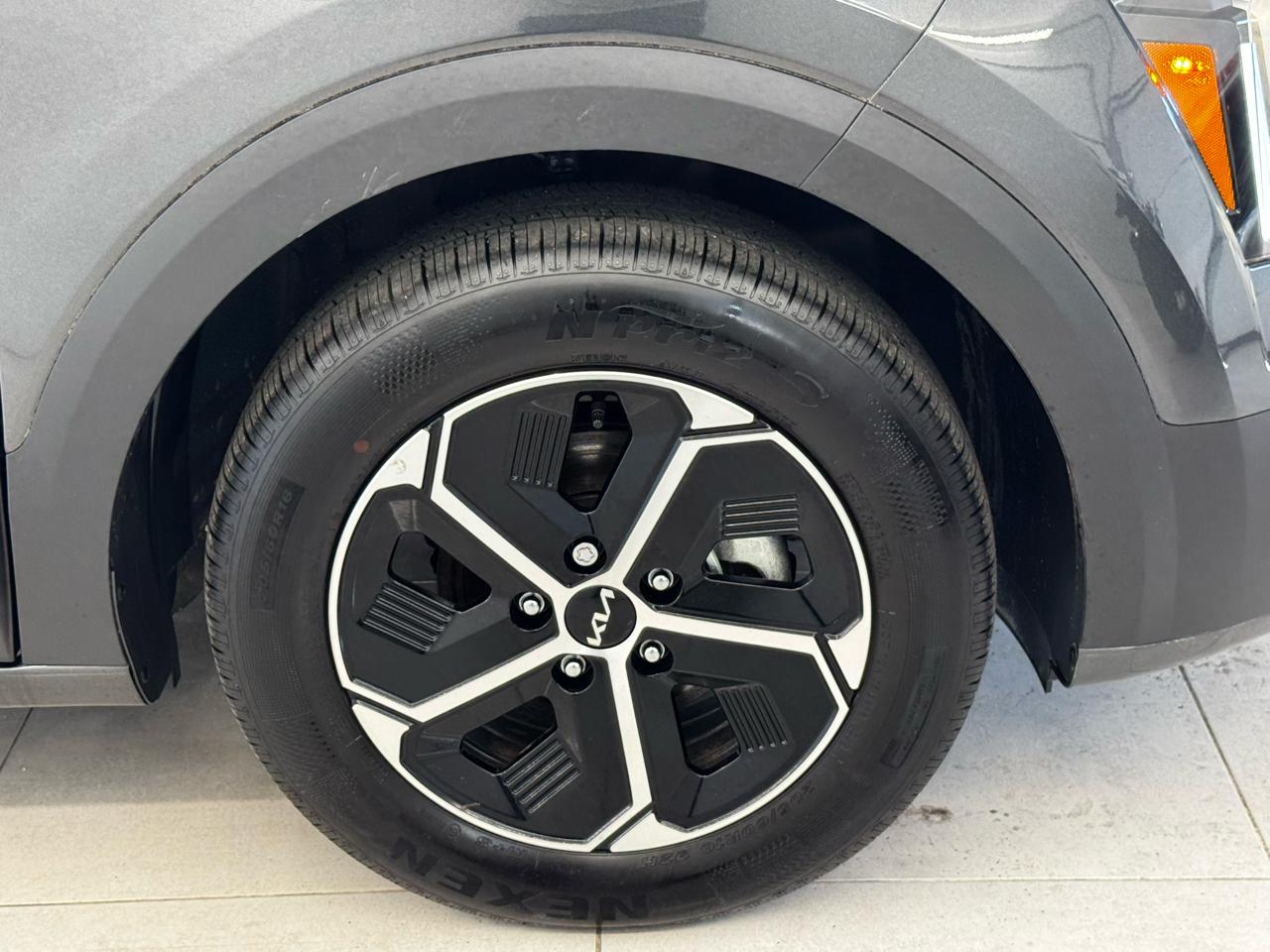 Kia Niro EX FWD 2023