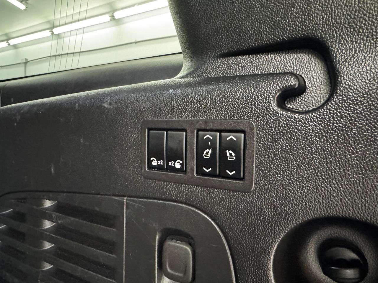 Chevrolet Suburban 4WD 4dr Premier 2020