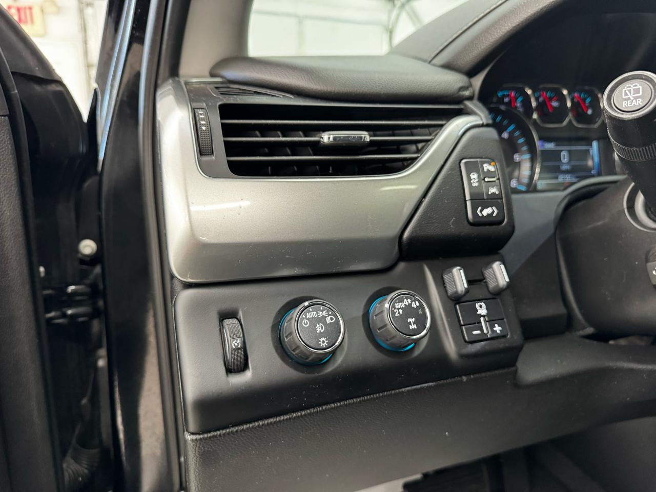 Chevrolet Suburban 4WD 4dr Premier 2020