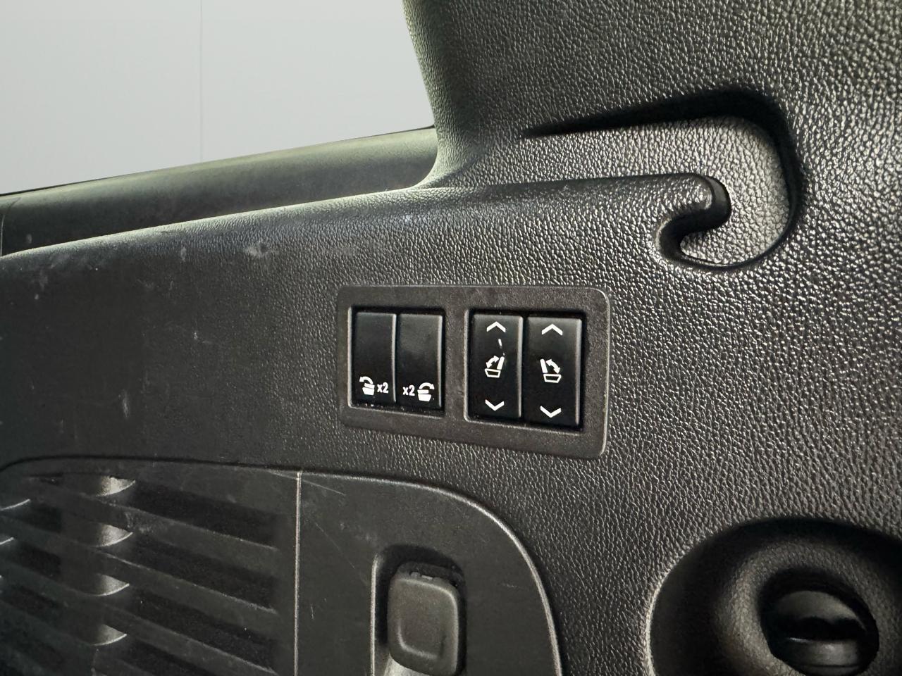 Chevrolet Suburban 4WD 4dr Premier 2020