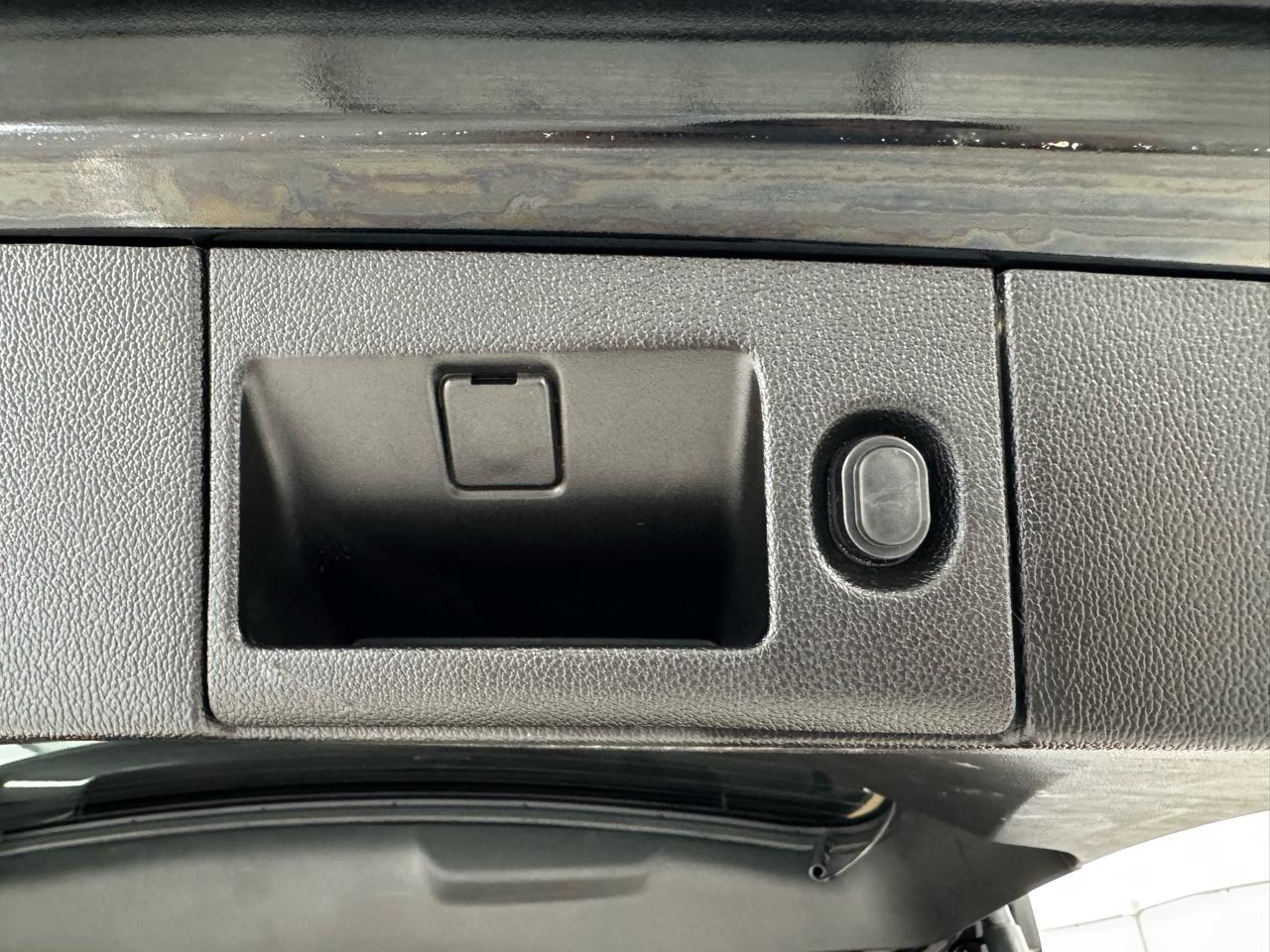 Chevrolet Suburban 4WD 4dr Premier 2020