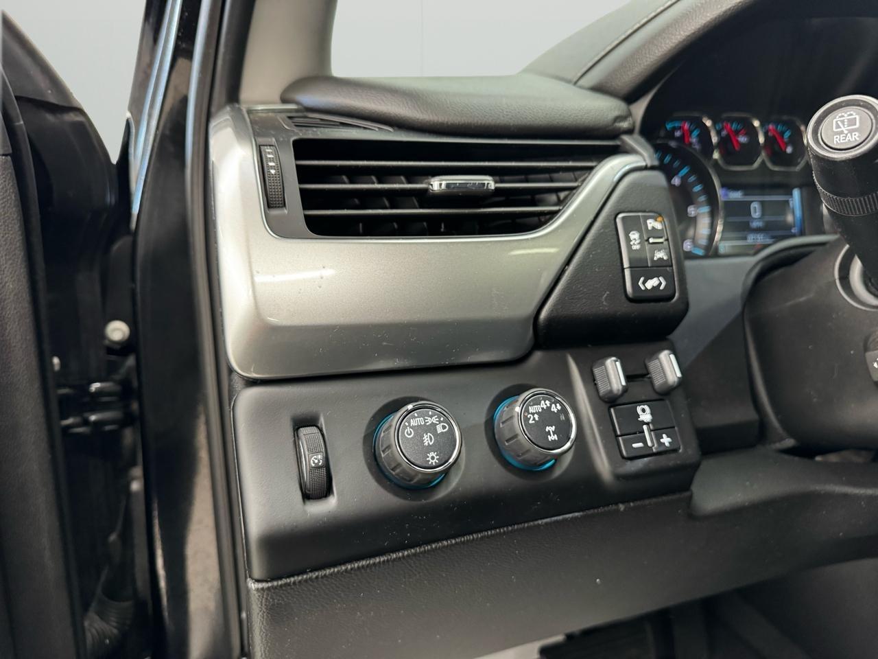 Chevrolet Suburban 4WD 4dr Premier 2020